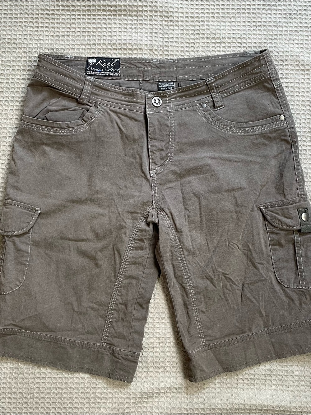 Kuhl Splash Cargo Bermuda Shorts 10 Womens Cotton/Nylon Stretch Gray Hiking